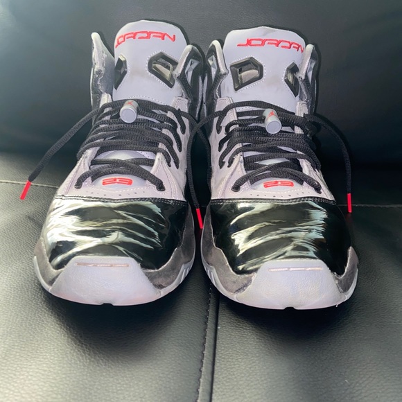 Jordan b’loyal size 10.5 - Picture 2 of 4